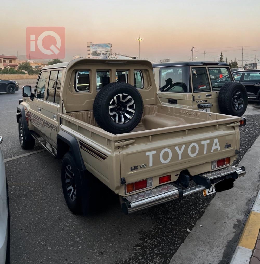 Toyota Land Cruiser 70 Pickup